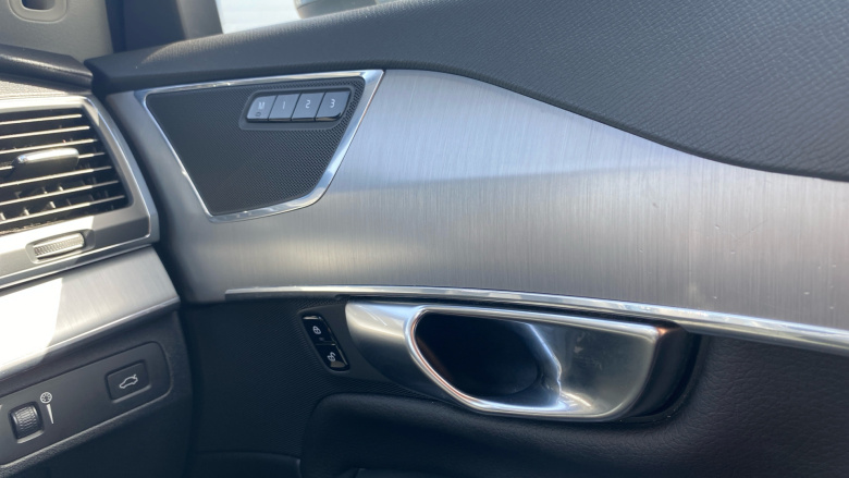 Volvo Xc90 2.0 B5D [235] Momentum 5dr AWD Geartronic Diesel Estate